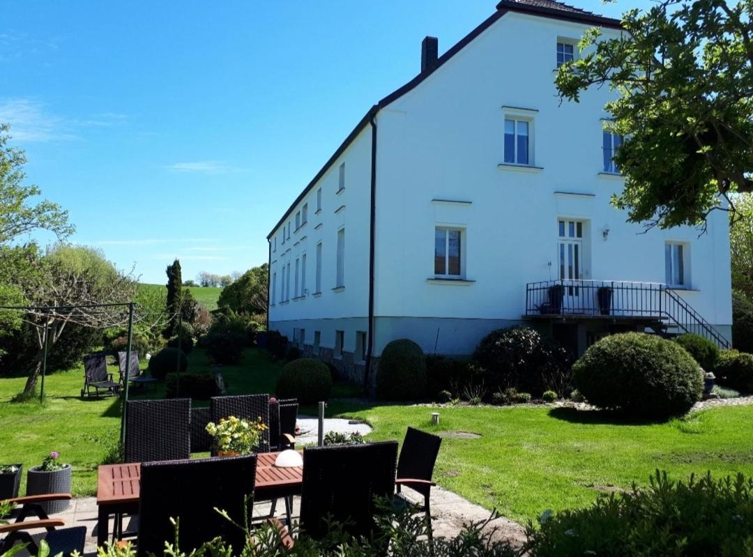 Altes Bauernhaus im Grünen Steffenshagen Exterior foto